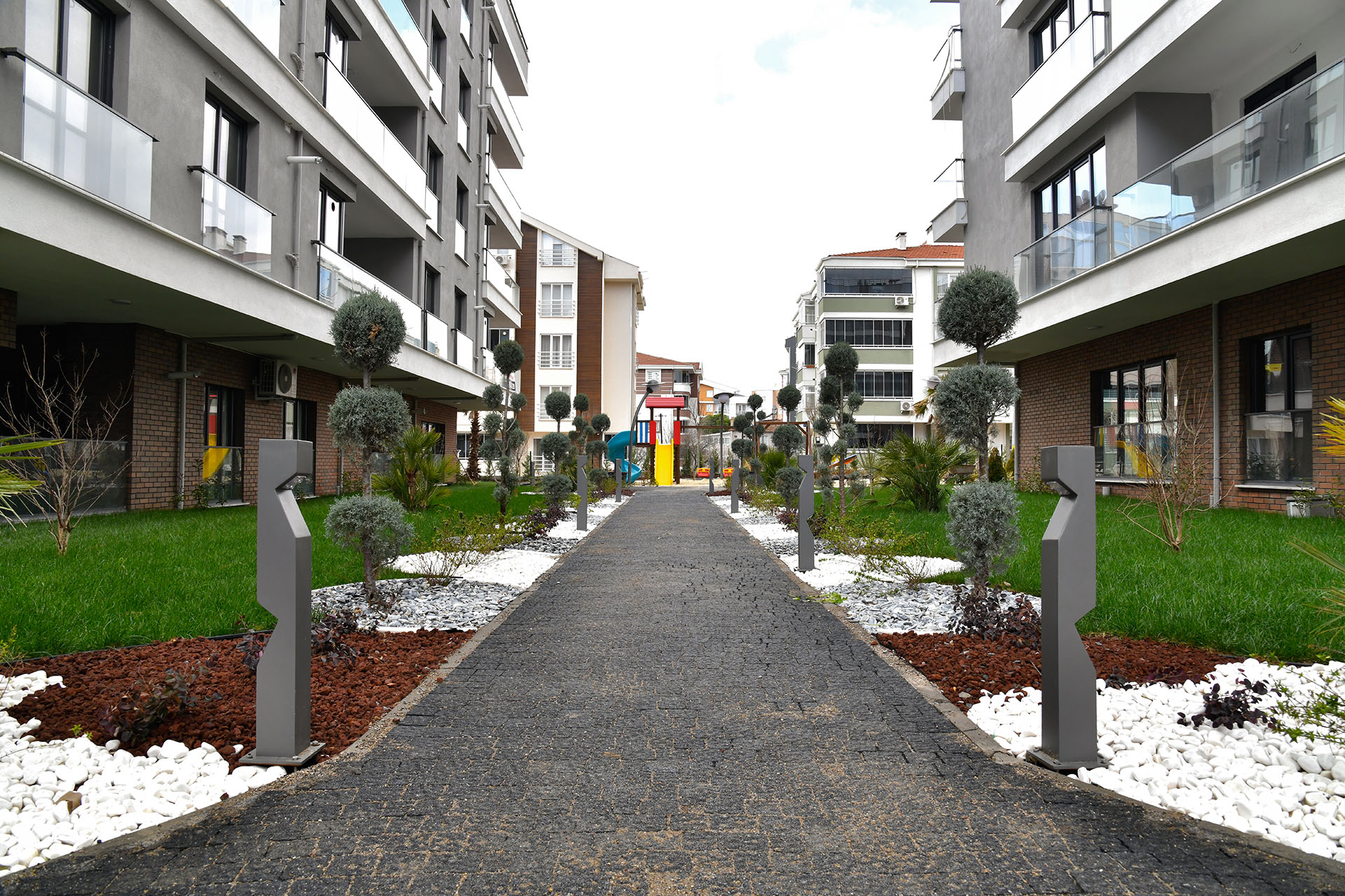 Dış Mekan Aydınlatma Direkleri