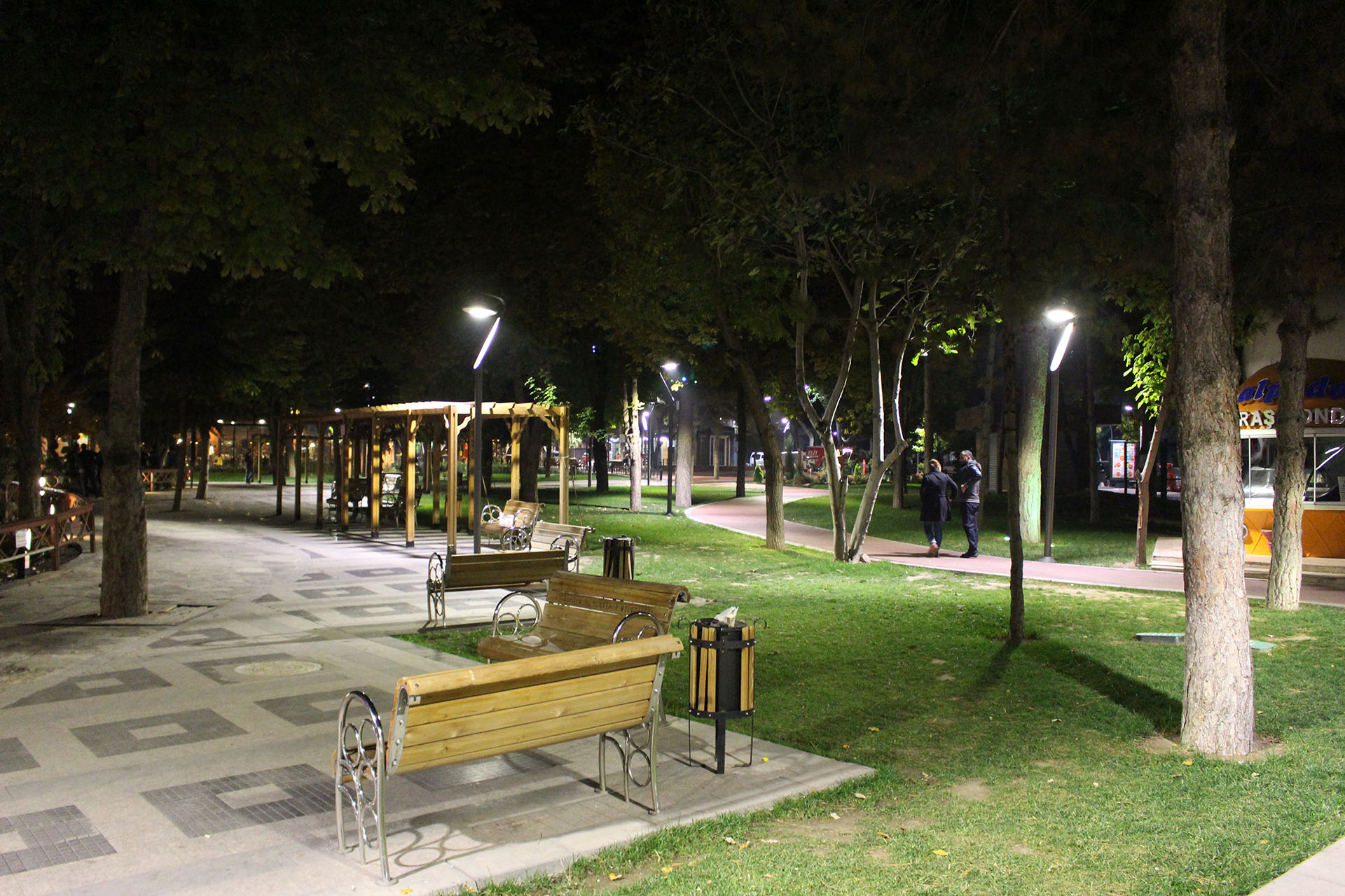 Dış Mekan Aydınlatma Direkleri