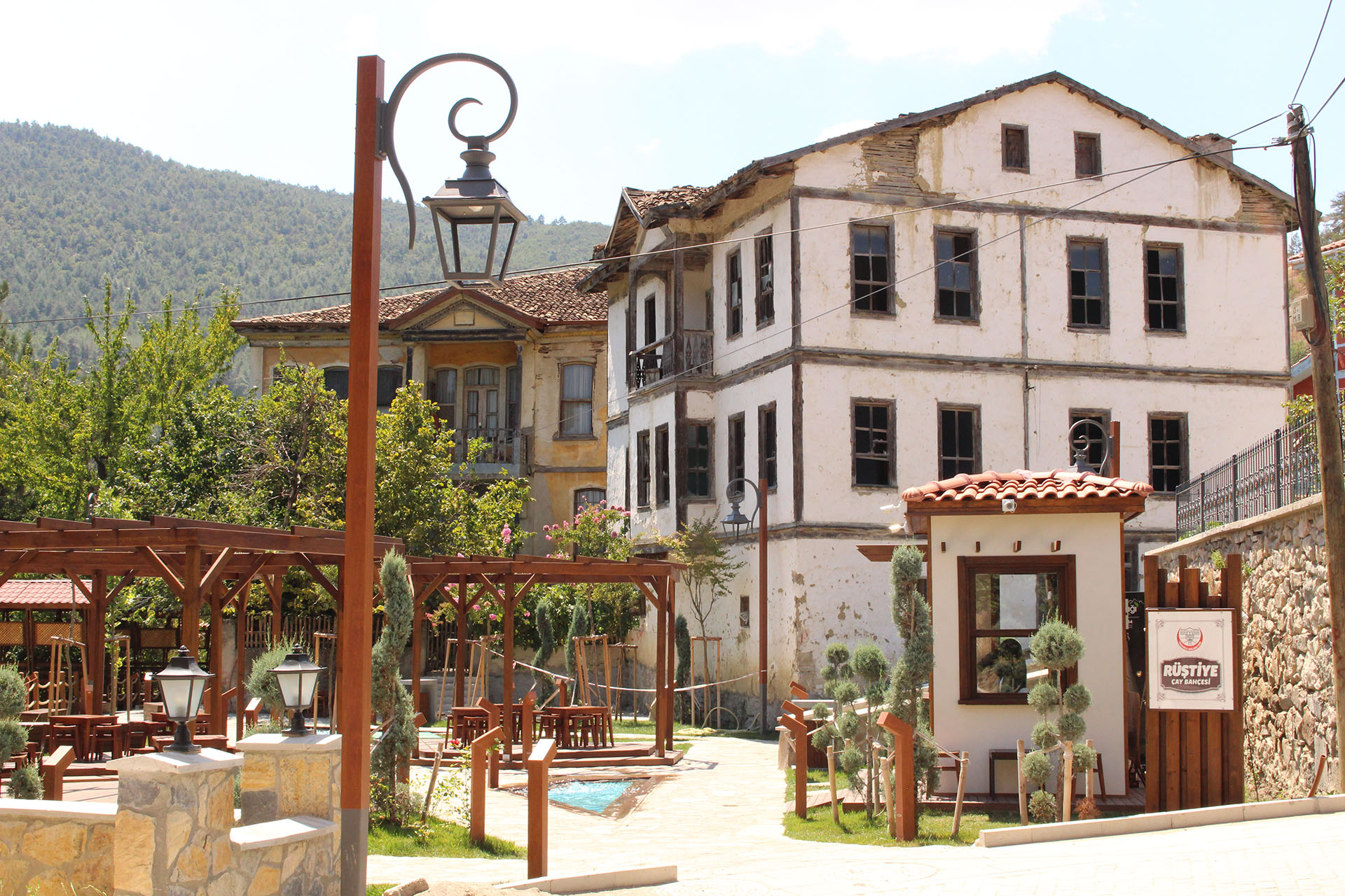 Dış Mekan Aydınlatma Direkleri